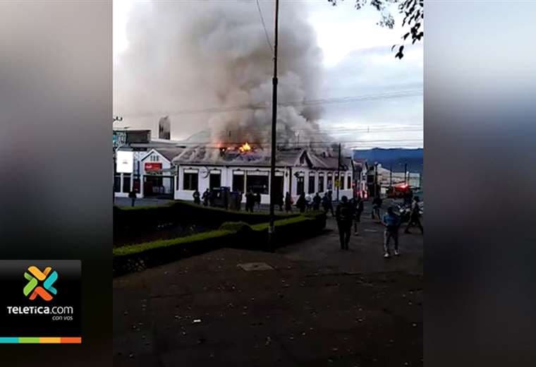 Bomberos confirmó que incendio en edificio patrimonial en Cartago fue por falla en sistema eléctrico