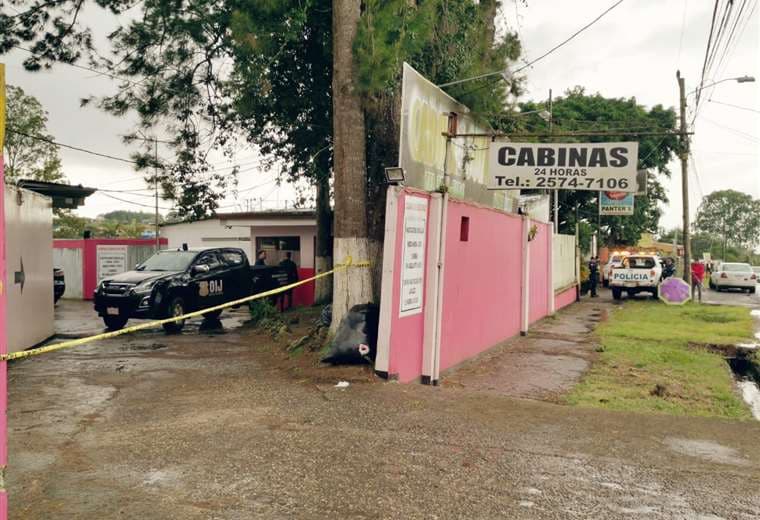 Hombre muere tras violento asalto a un club nocturno en Cartago