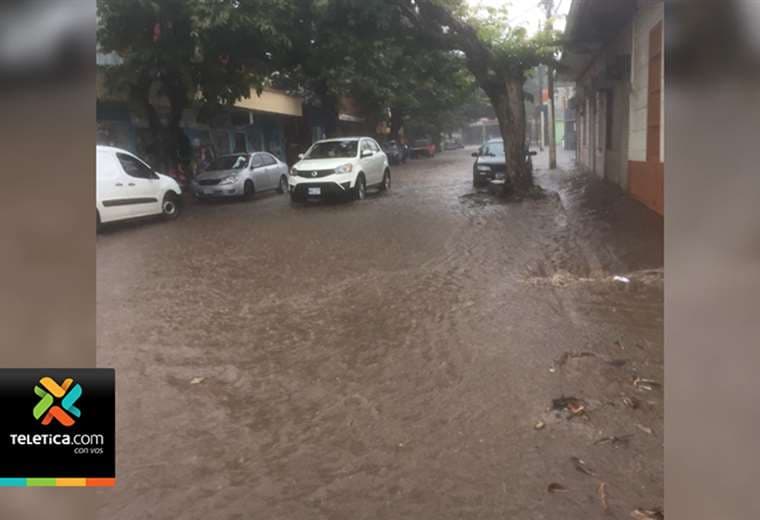 Lluvias de este martes provocaron inundaciones en cantones de Alajuela, Puntarenas y Guanacaste