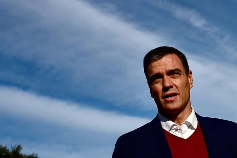 Sánchez logra ajustada victoria en España y la extrema derecha se dispara
