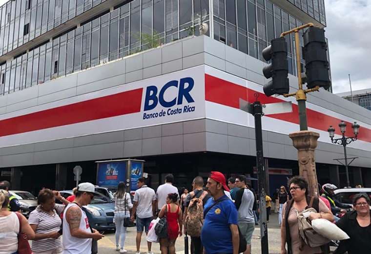 BCR pide calma a usuarios y empleados tras anuncio de posible venta