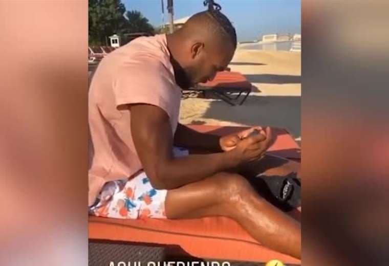 Video: Kendall Waston vivió con angustia en una playa de Dubái los últimos minutos del Saprissa-Motagua