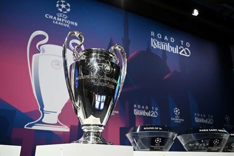 UEFA espera terminar la Champions a 'finales de agosto'