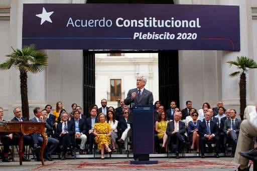 Chile camina a histórico plebiscito para cambiar la Constitución en abril