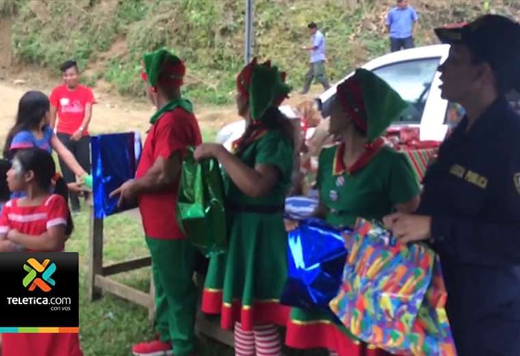 Niños indígenas 'Gnöbe' tuvieron una fiesta de Navidad que nunca olvidarán