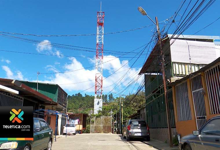Torre de telecomunicaciones en abandono preocupa a vecinos de Los Guido de Desamparados