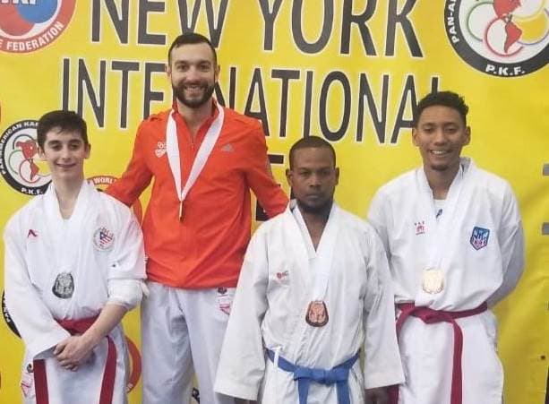 Karateca Fabricio Román gana medalla de oro en Abierto de Nueva York