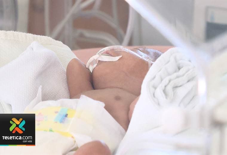 Bebé de mujer intoxicada con metanol permanece en UCI