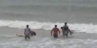 Surfeadora impactada por un rayo en Brasil.|Youtube