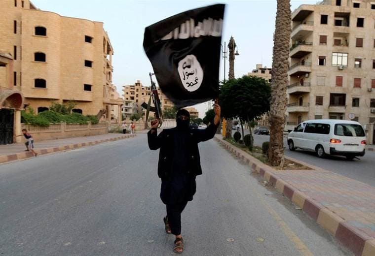 Las similitudes poco evidentes y escalofriantes entre la extrema derecha y el Estado Islámico