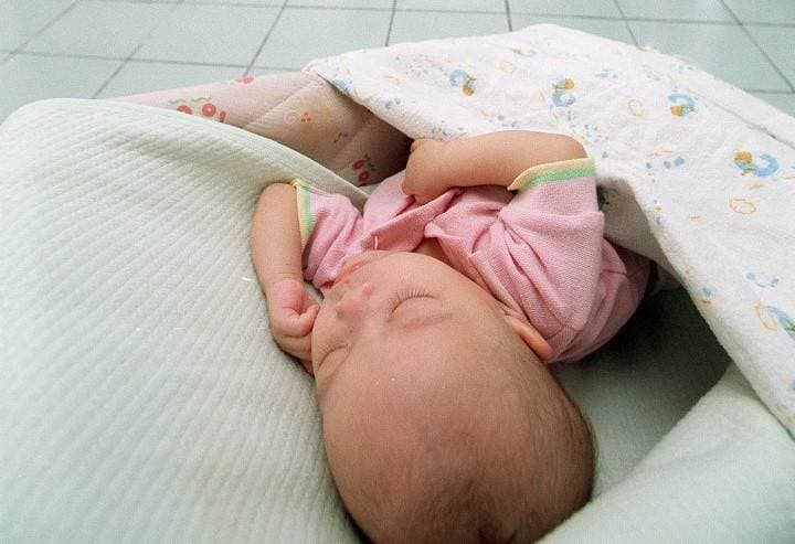 Francia ampliará de 14 a 28 días la licencia por paternidad