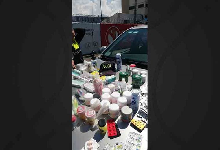 Policía Municipal vuelve a decomisar medicamentos ilegales a una mujer en el parque La Merced