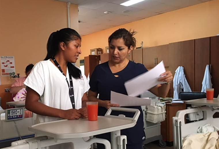 Traductora cabécar ayuda a mejorar la atención a indígenas en el Hospital de Turrialba