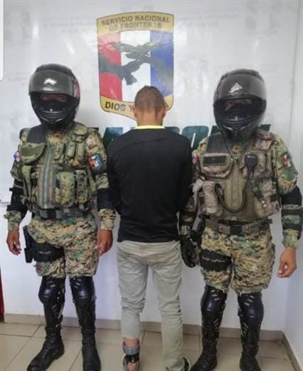 Policía panameña detiene a dos ticos intentando cruzar frontera con brazalete electrónico