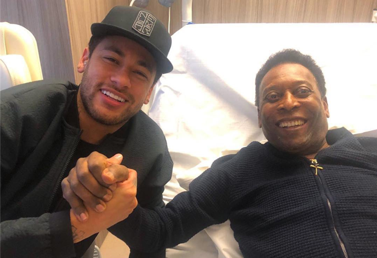 Neymar y Pelé en foto publicada por el jugador del PSG en Instagram.