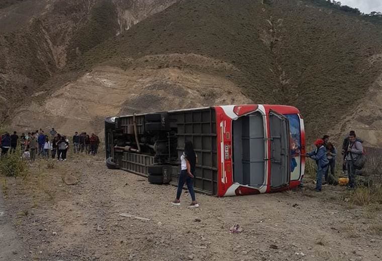 Accidente de autobús deja nueve muertos y 36 heridos en Ecuador