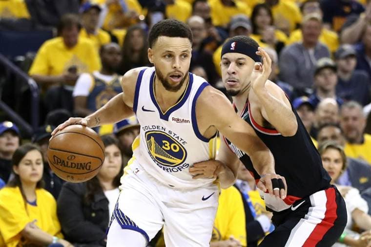 Curry cree que el resto de equipos NBA "se regenera" para destronar a los Warriors