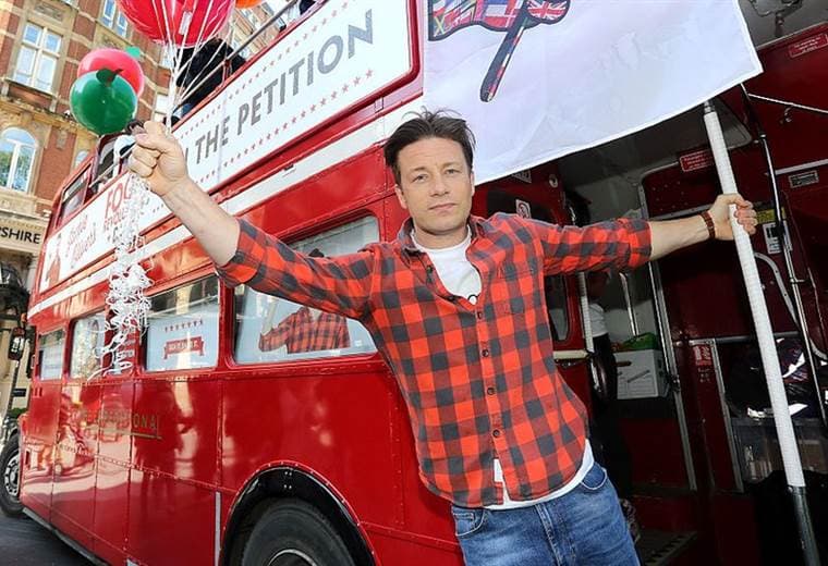 Jamie Oliver: por qué se fue a la quiebra el imperio de restaurantes del famoso chef británico