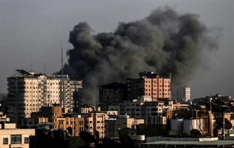 Ascienden a 12 palestinos muertos en ataques de Israel en respuesta a cohetes