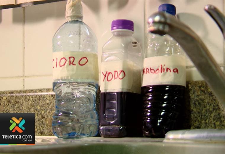 Hasta 5 casos al día se atienden por almacenamiento de sustancias peligrosas en botellas no aptas