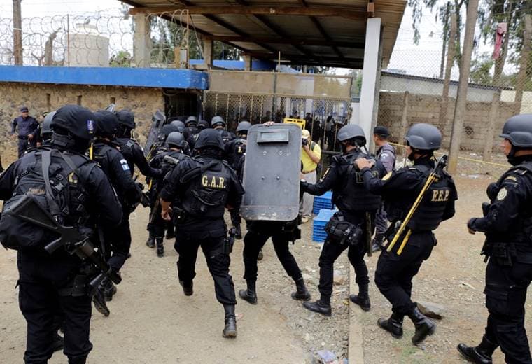 Un tiroteo entre bandas rivales deja 7 muertos en una cárcel de Guatemala