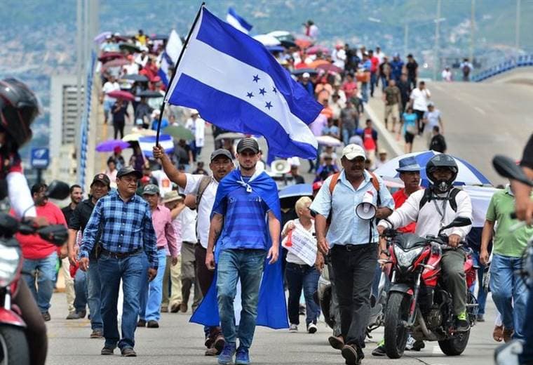 Protestas en Honduras: qué hay detrás las manifestaciones que han paralizado escuelas y hospitales