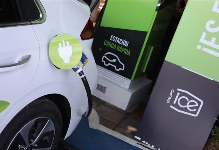 Aresep propone aumento en tarifas de recarga de vehículos eléctricos