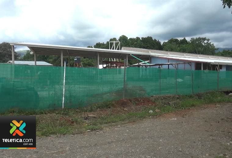Construcción de escuela en La Hermosa de Pérez Zeledón tiene cinco meses de atraso