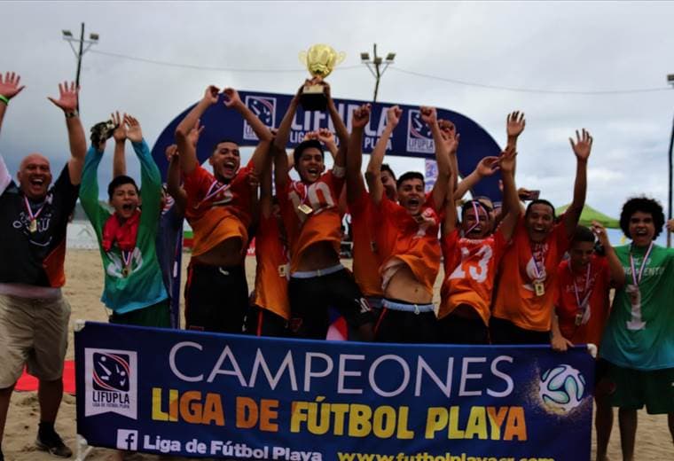 Yunis Limón, Puntarenas Junior y Sámara ADG son los nuevos monarcas del fútbol playa