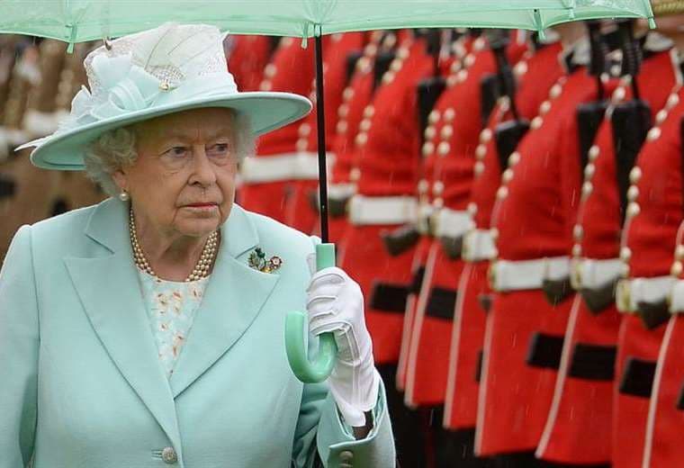 Isabel II, enferma de COVID-19, cancela audiencias por videconferencia