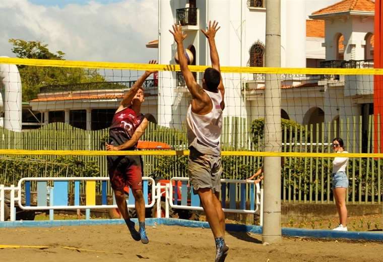M&M y Clínica Visualiza triunfan en la primera fecha del campeonato nacional de voleibol de playa 