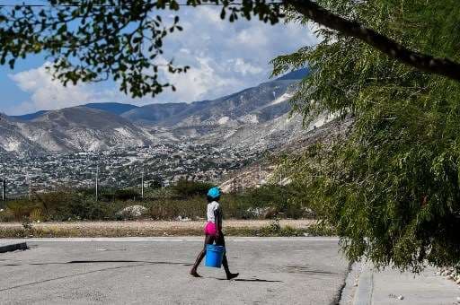 Cientos de personas huyen de sus casas ante violencia de pandillas en Haití