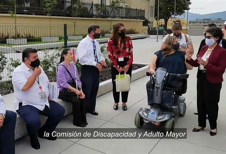 Personas con discapacidad evaluaron accesibilidad de edificio legislativo