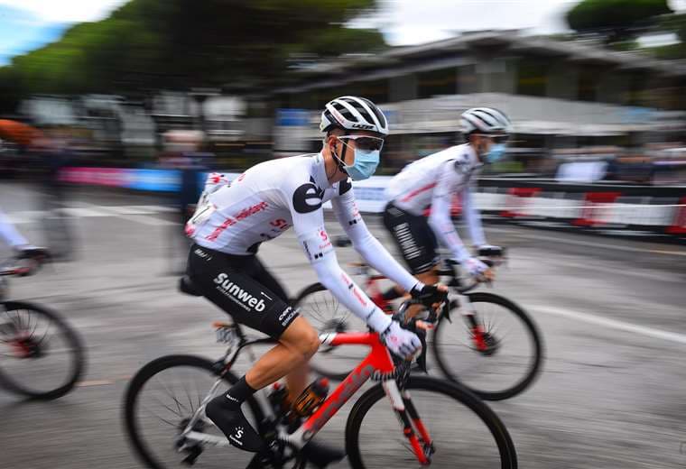 Dos positivos por COVID-19 en dos equipos de la Vuelta a España