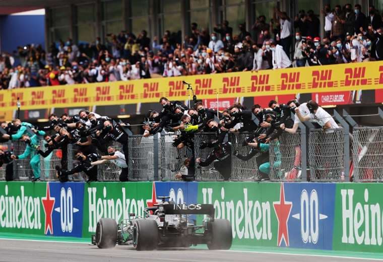 Hamilton bate récord de victorias de Schumacher al ganar en Portugal