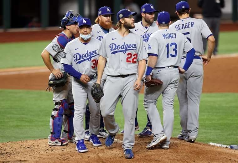 Clayton Kershaw abre para los campeones Dodgers temporada de Grandes Ligas
