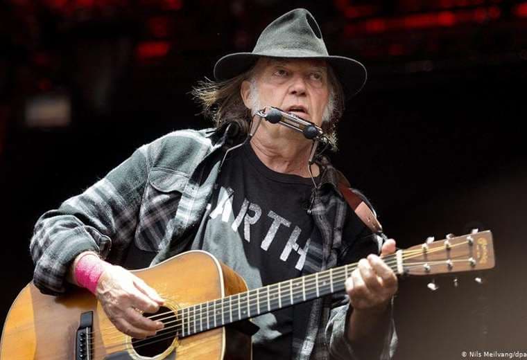 Neil Young, una leyenda del rock cumple 75 años