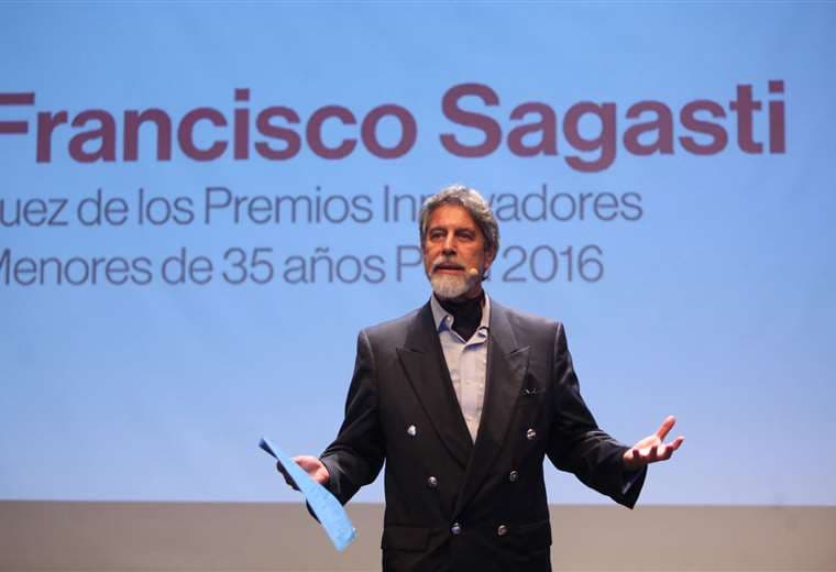 Francisco Sagasti elegido nuevo presidente de Perú