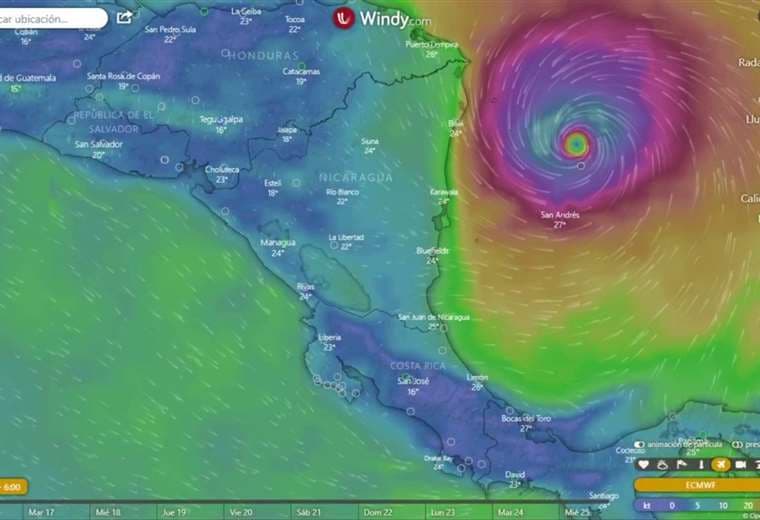 Huracán Iota sube a categoría 4 en su avance a Centroamérica