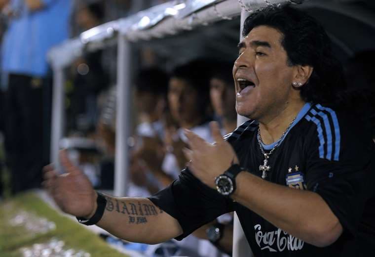 Turbulencias afectivas de Maradona presagian problemas de herencia