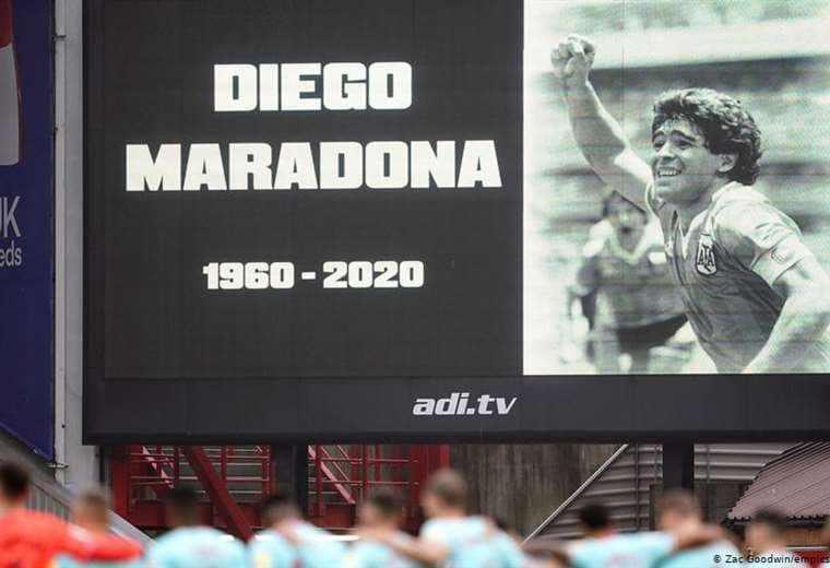 Futbolista española se niega a homenajear a Maradona
