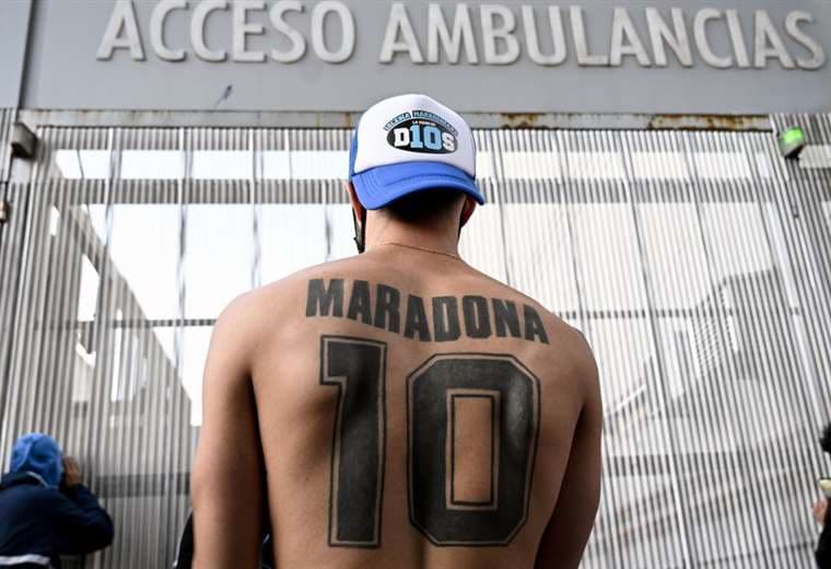 ¡Diego vive!": alivio y alegría tras exitosa operación de Maradona