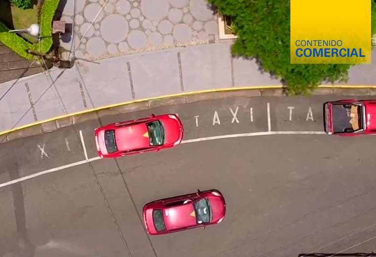 Solicitar un servicio de taxi es posible desde la súper app OMNi