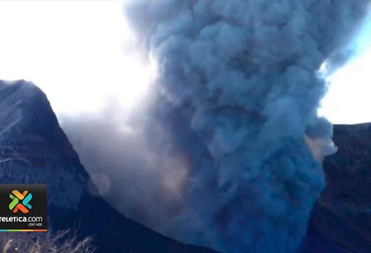 Volcán Turrrialba se reabrirá al público este viernes
