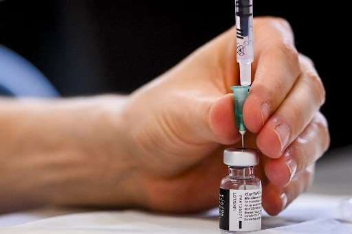 Adultos mayores pierden sus citas de vacunación en la Clínica Clorito Picado