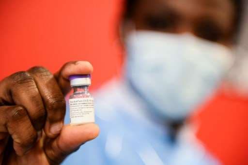 OMS llama a los países ricos a compartir vacunas con los pobres