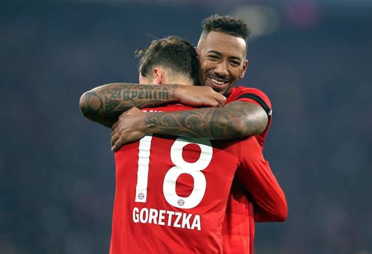 El mundo saborea el regreso del fútbol, las estrellas del Bayern en acción