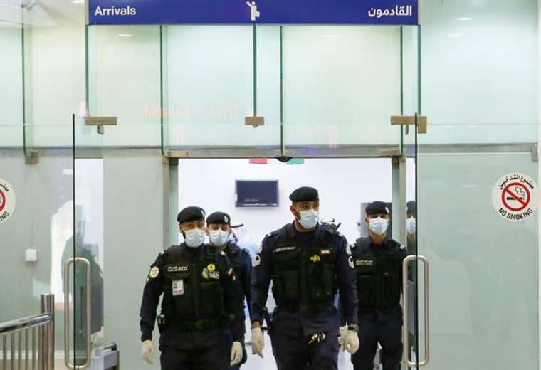 Países vecinos cierran fronteras con Irán tras ocho muertos por el coronavirus