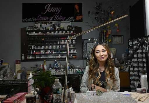 Jenny Bui, la creadora de las ostentosas uñas-joyas de Cardi B