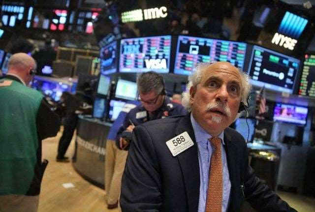 Wall Street se hunde en mercado pesimista por coronavirus
